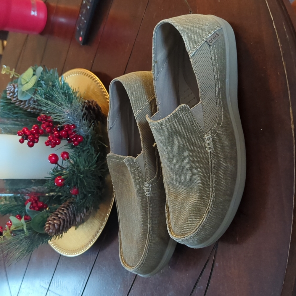 Crocs slip on